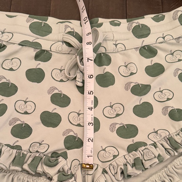 Kate Quinn Green Apple 🍏 Print Ruffle Sleep Shorts - Picture 6 of 7